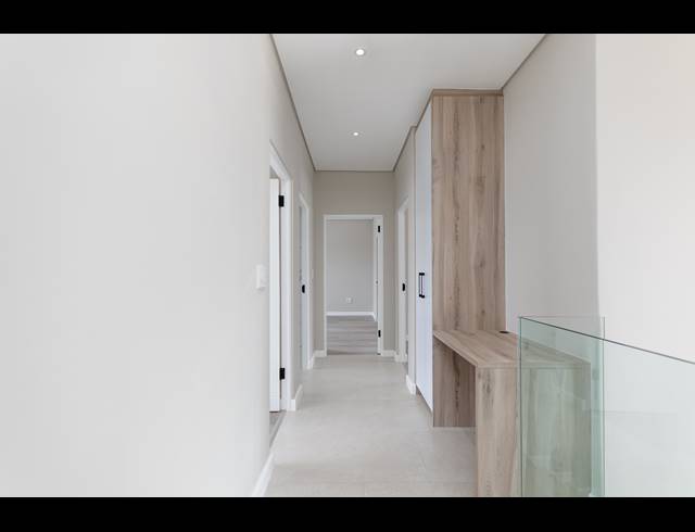 4 BEDROOM FREEHOLD FOR SALE IN SANDOWN